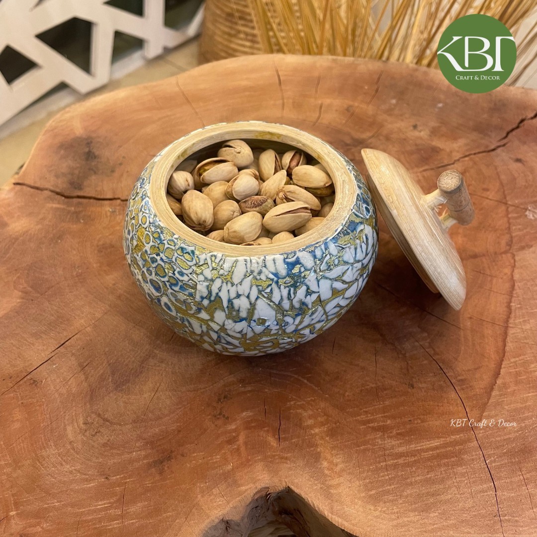 Mother-of-Pearl Inlaid Bamboo Jar – Artistic Storage with a Natural Touch