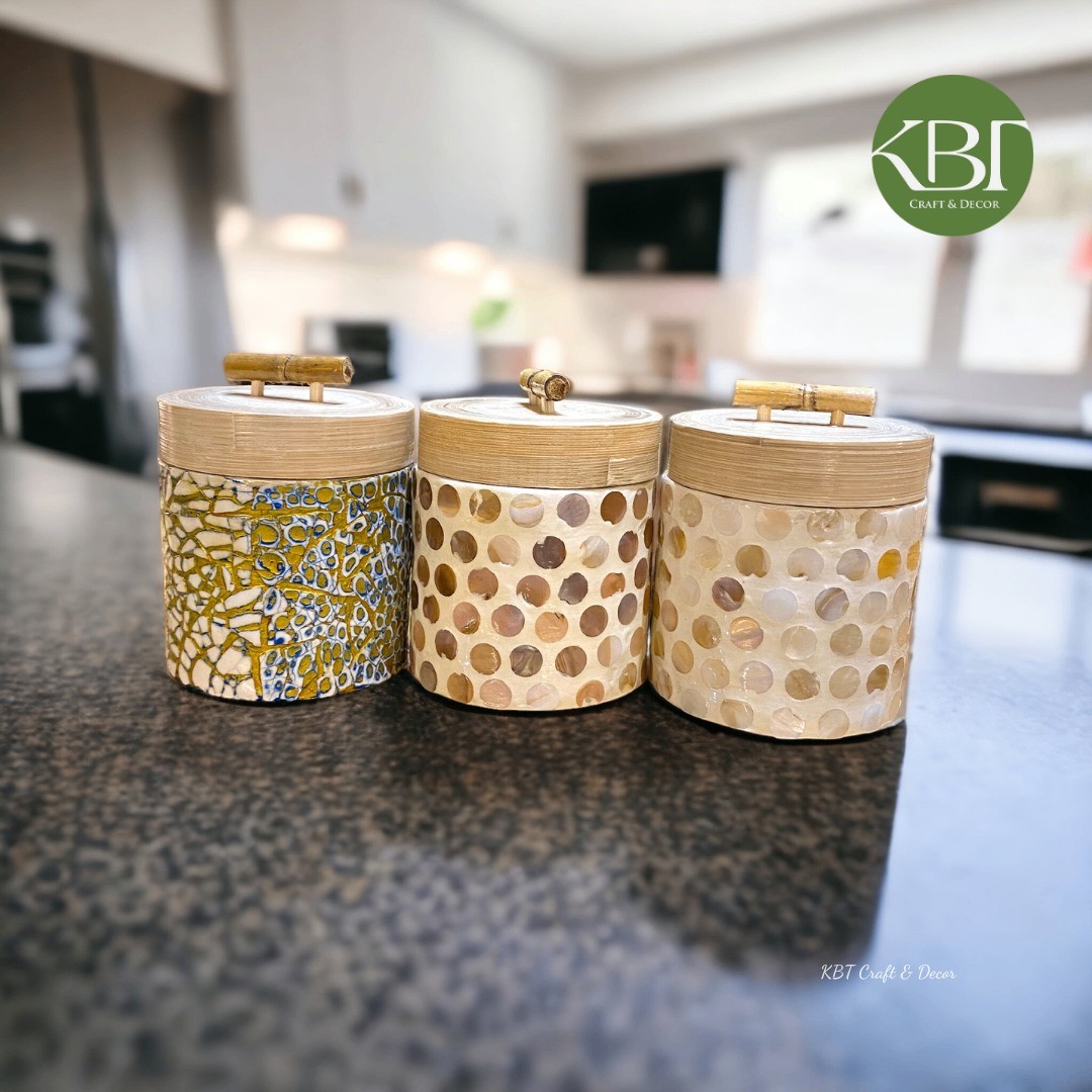 Mother-of-Pearl Inlaid Bamboo Jar – Artistic Storage with a Natural Touch