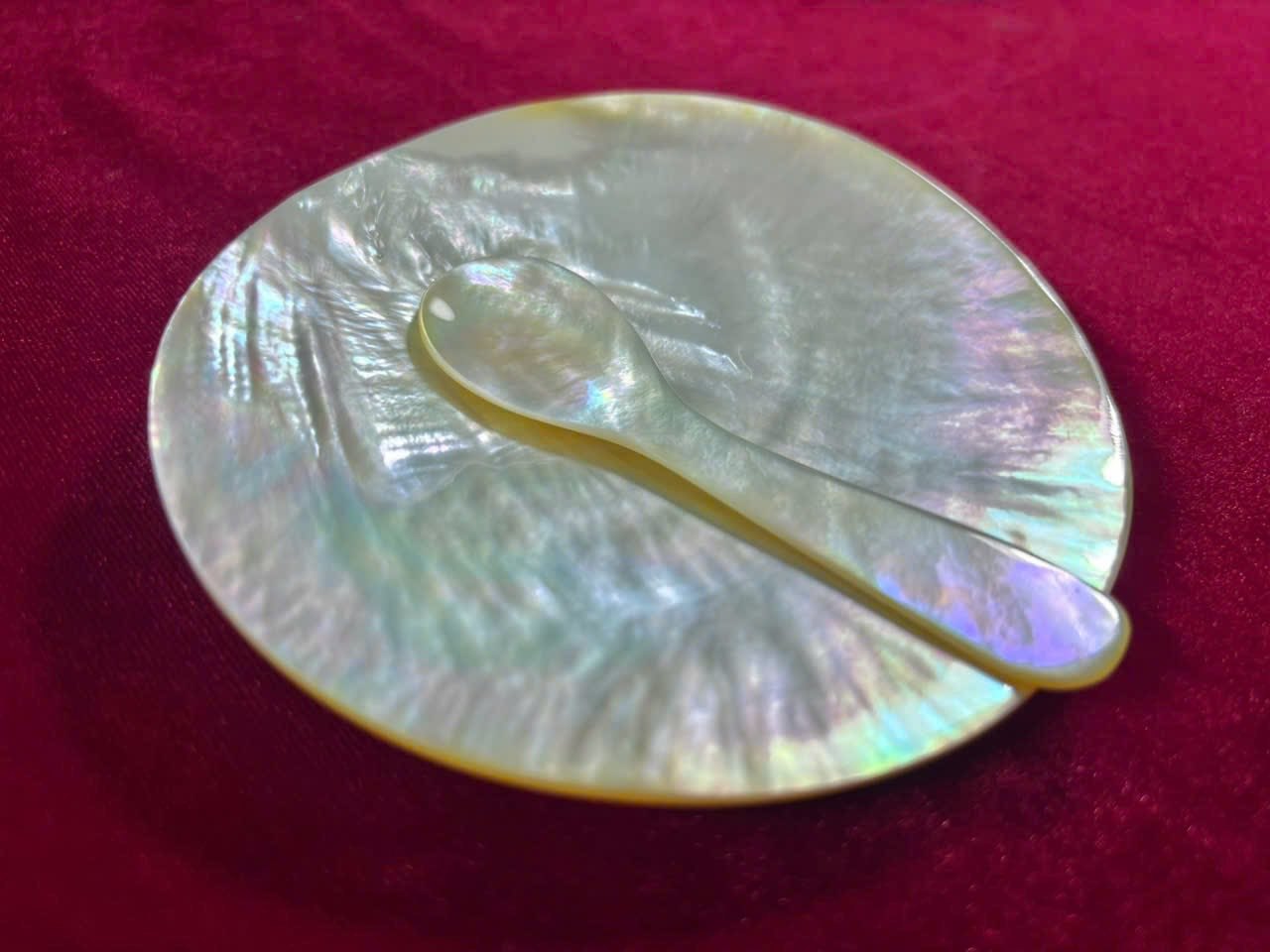 Mother-of-Pearl Plates: Artistic & Refined Tableware from Vietnam