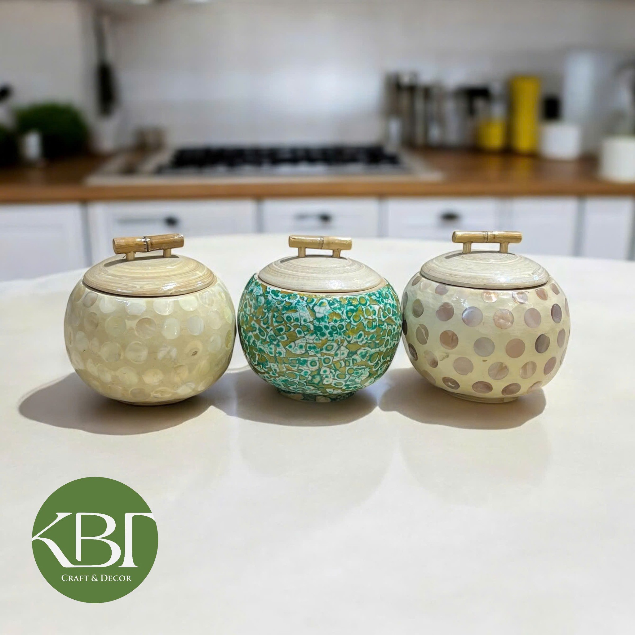 Mother-of-Pearl Inlaid Bamboo Jar – Artistic Storage with a Natural Touch