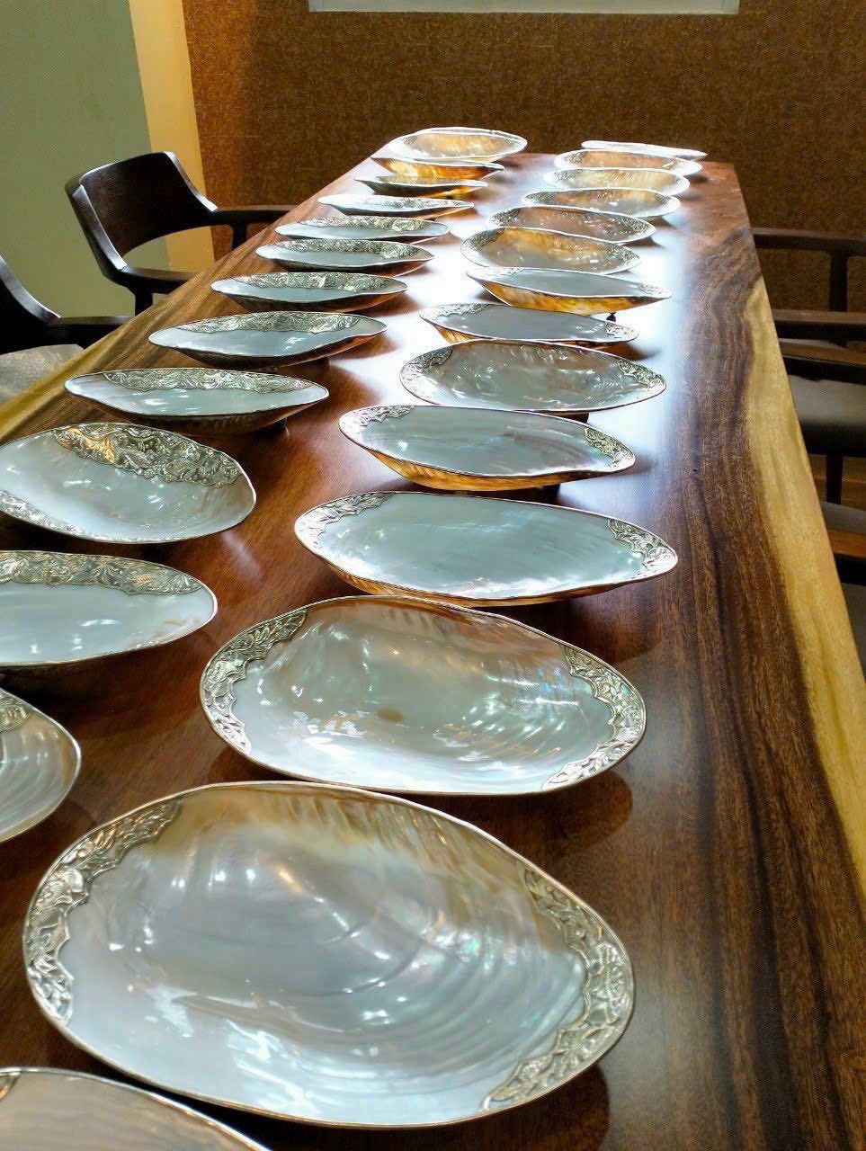 Mother-of-Pearl Shell Plates: Vietnam’s Natural Luxury Tableware for Global Markets