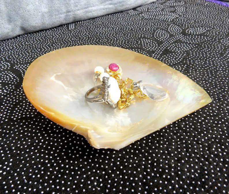 Mother-of-Pearl Plates: Artistic & Refined Tableware from Vietnam