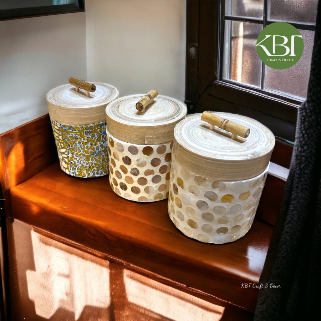 Mother-of-Pearl Inlaid Bamboo Jar – Artistic Storage with a Natural Touch