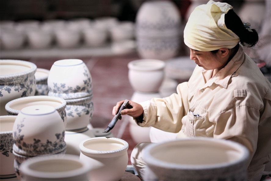 Bat Trang Ceremonial Ceramics: Preserving Vietnamese Spiritual Heritage in Global Export Markets
