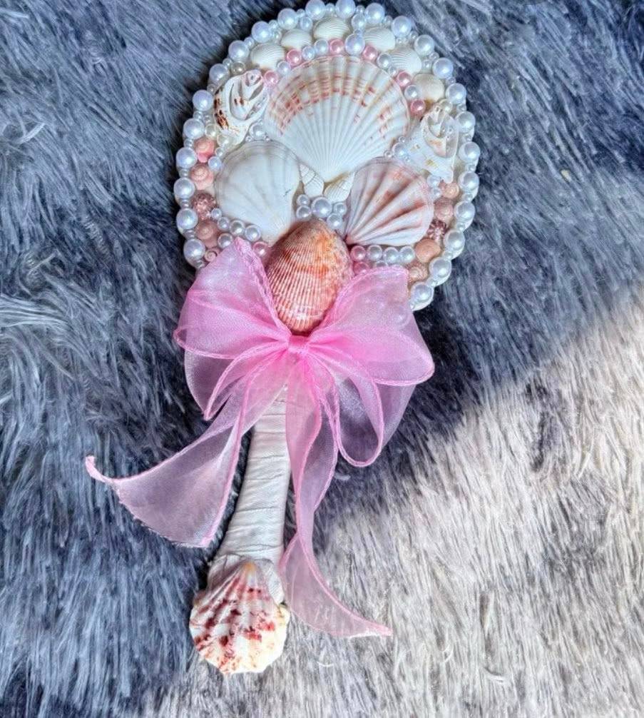 Handcrafted Seashell Hand Mirrors: Artistic & Elegant Decorative Accessories from Vietnam