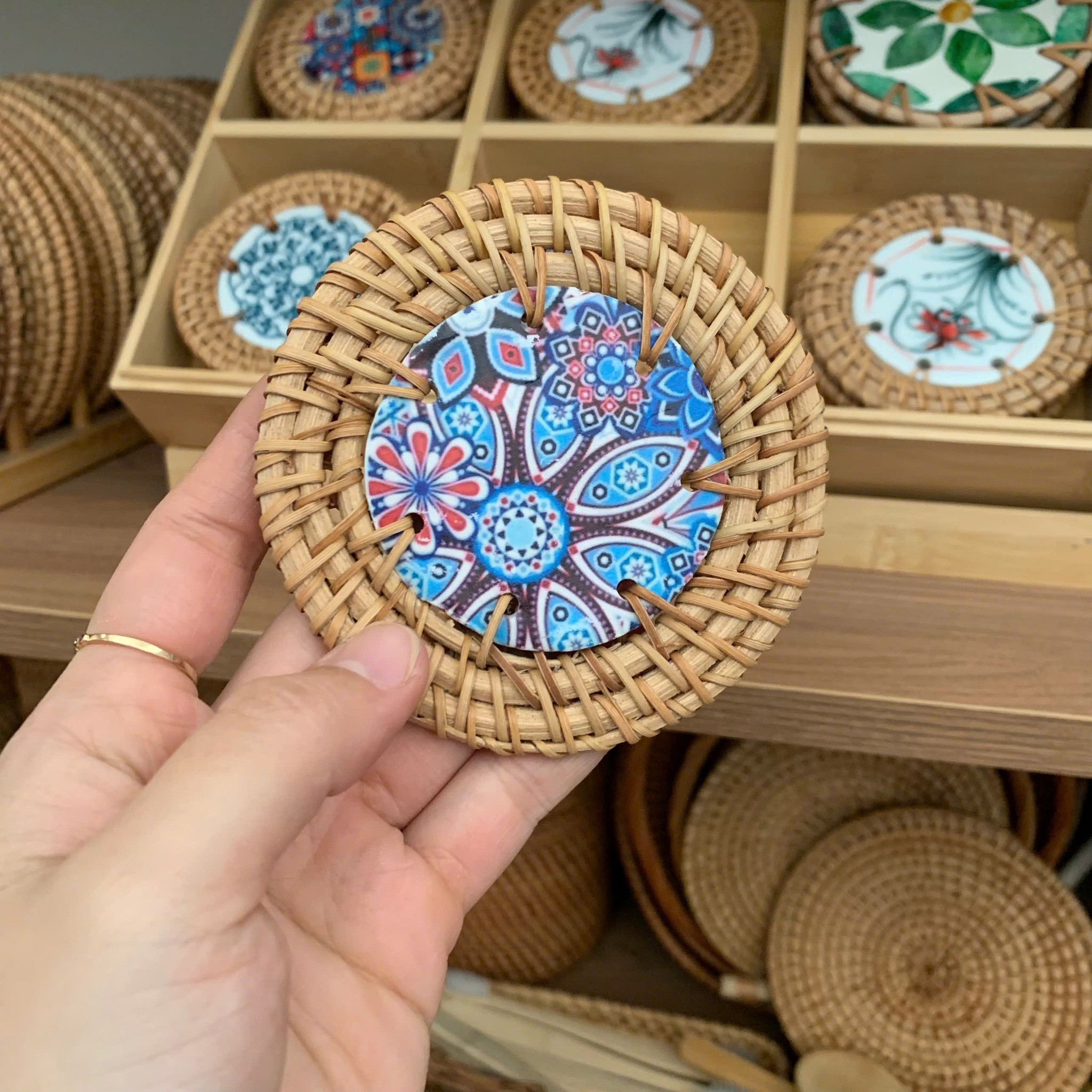 Rattan Coaster Set with Mother of Pearl Inlay Elegant Table Décor for Modern Living