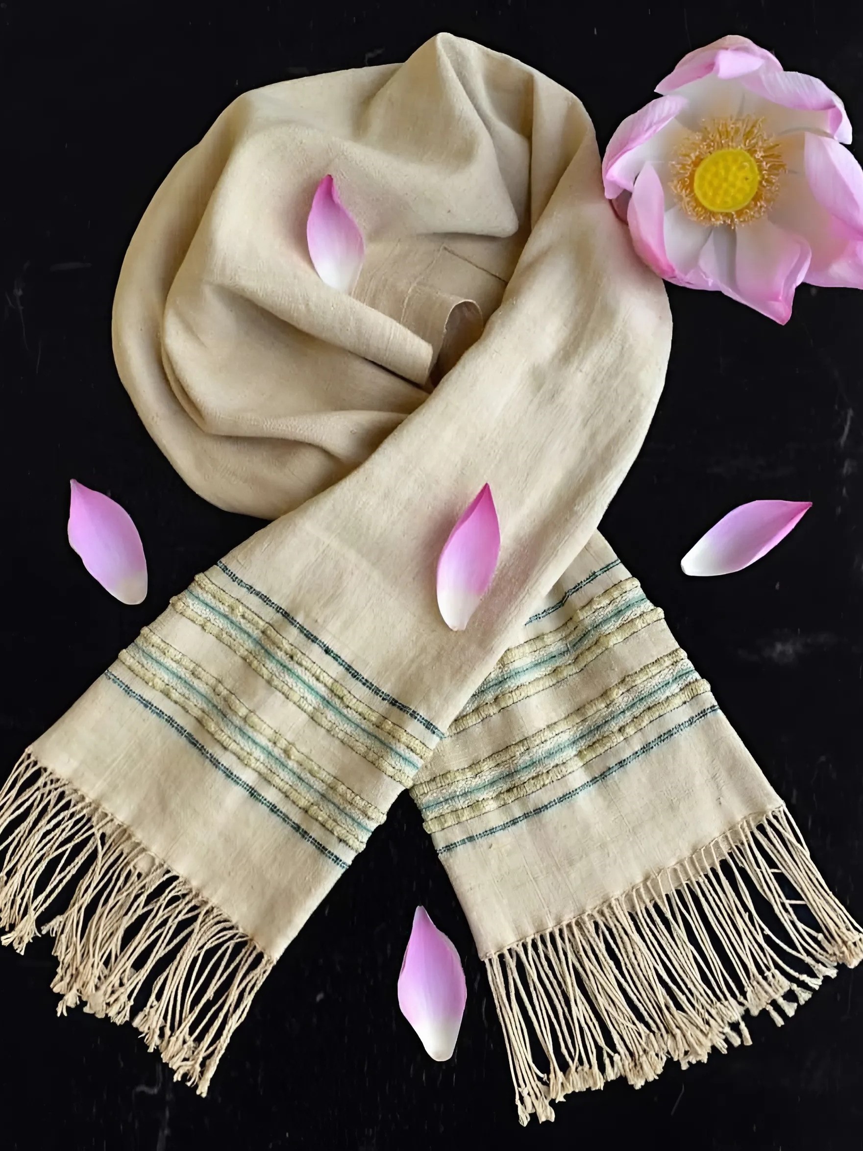 Vietnamese Lotus Silk: The World’s Rarest Natural Fiber Entering Premium Export Markets