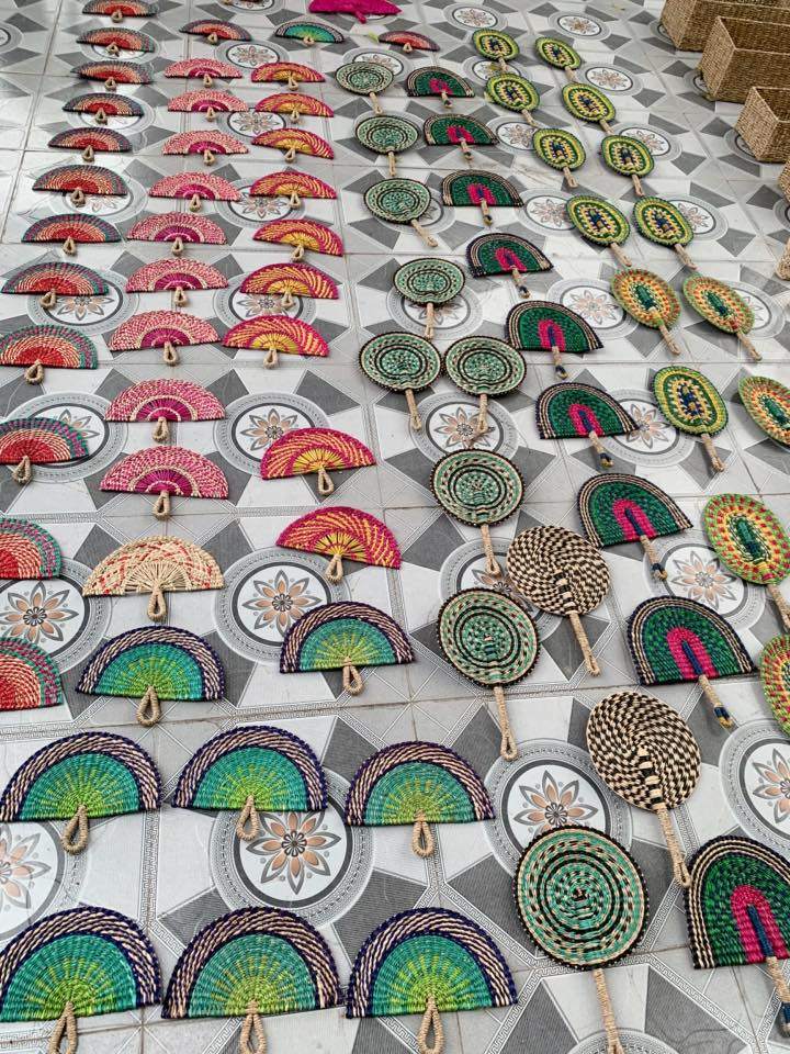 Vietnamese Handmade Fans from Rush and Sedge: Versatile Eco-Friendly Crafts for Global Markets