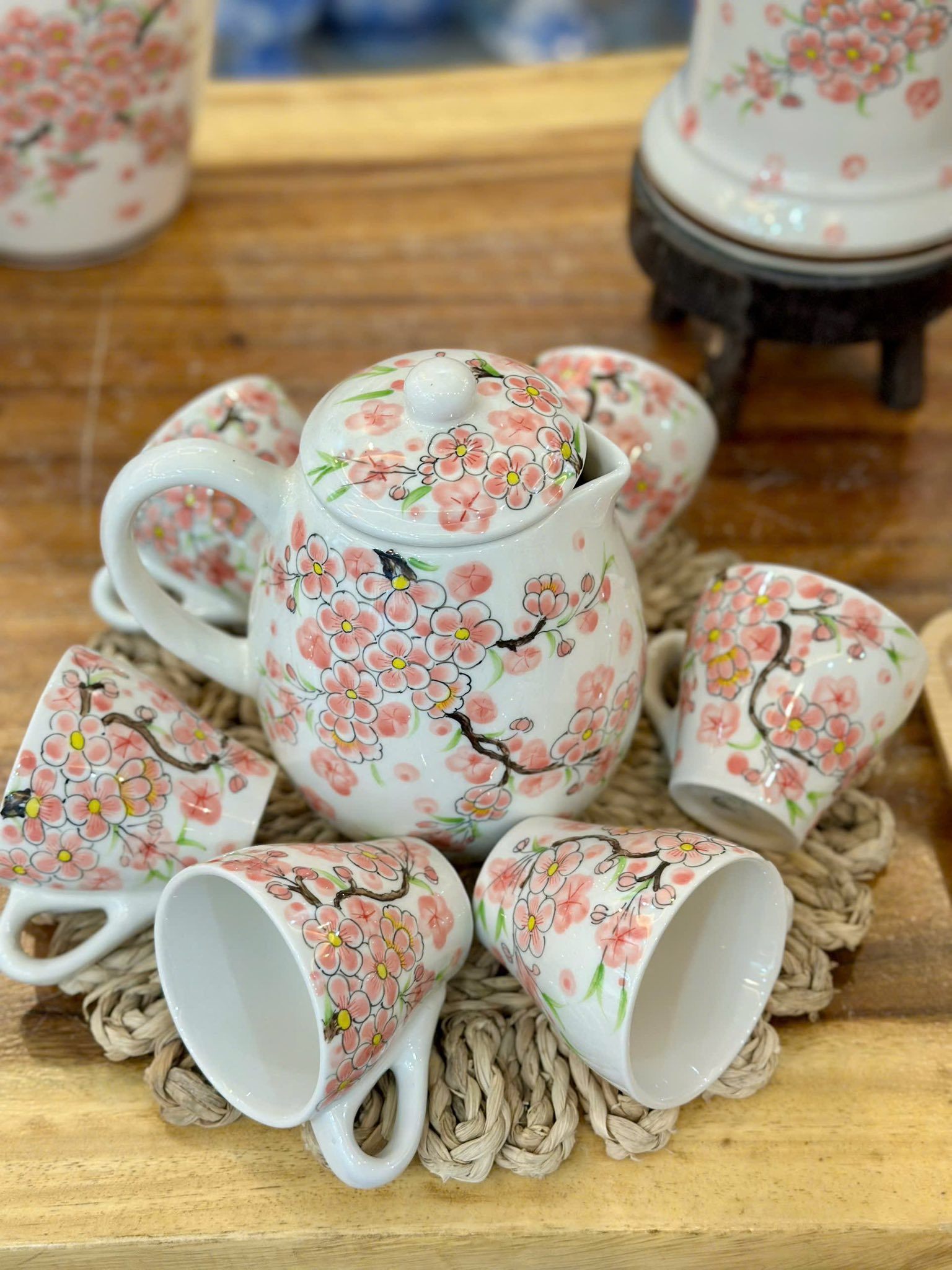 Bat Trang Teapot & Tea Set: Elevating Vietnamese Tea Culture to the Global Market