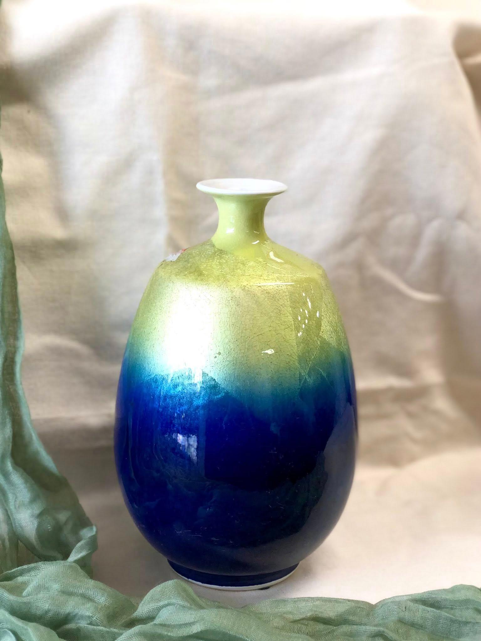 Ceramic Vase Elegant Decor for Modern Interiors