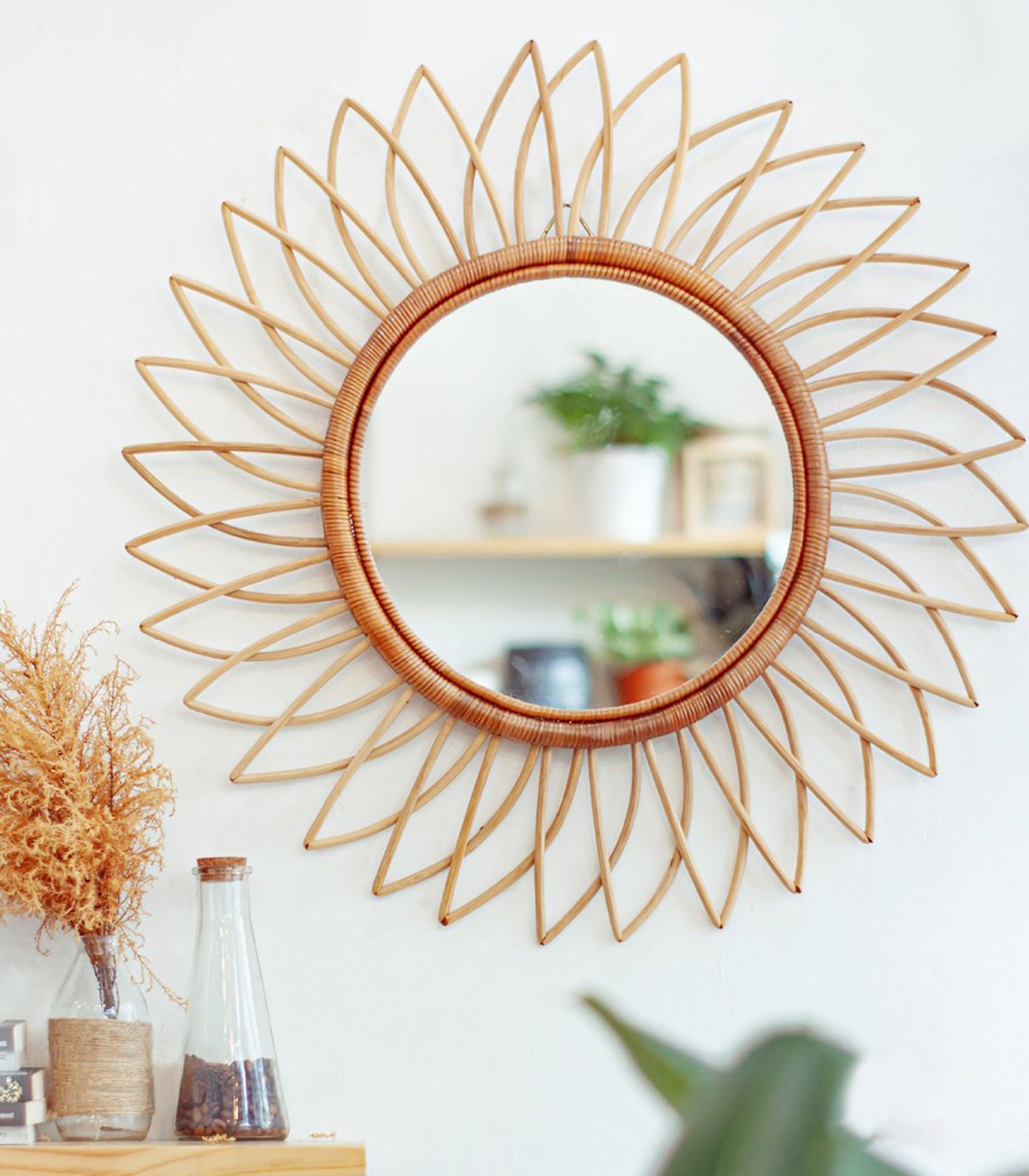 Handwoven Rattan Wall Mirror - Natural Style for Modern Interiors