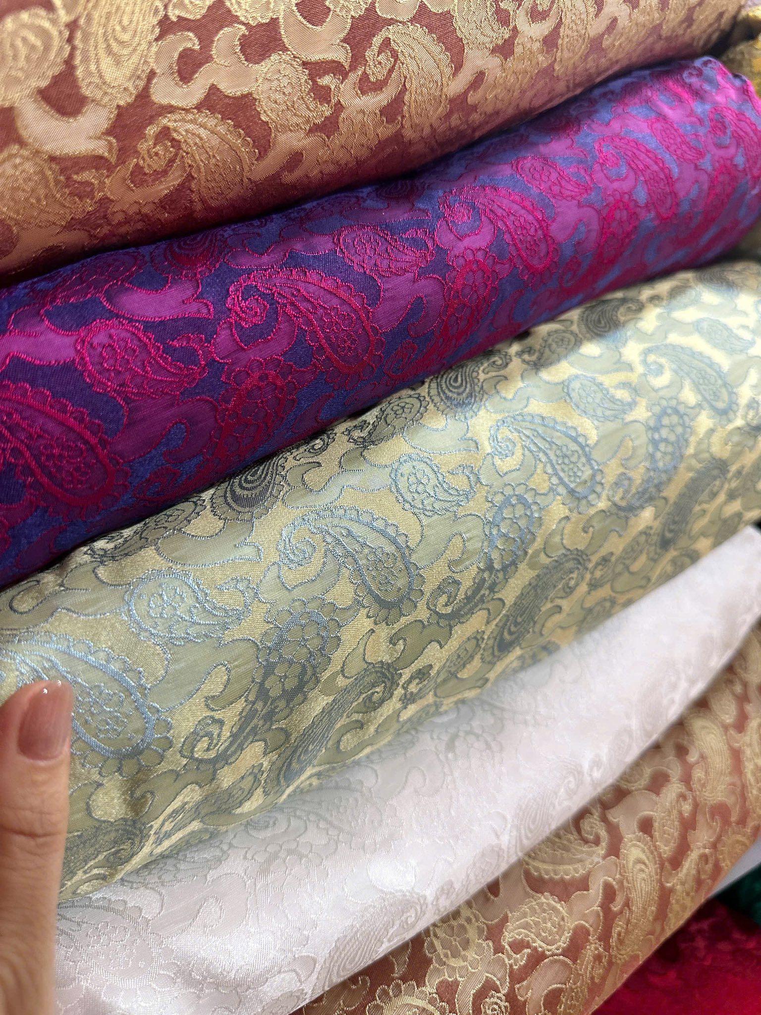 Nha Xa Silk: Vietnam’s Heritage Weaving Craft Entering the Global Textile Market